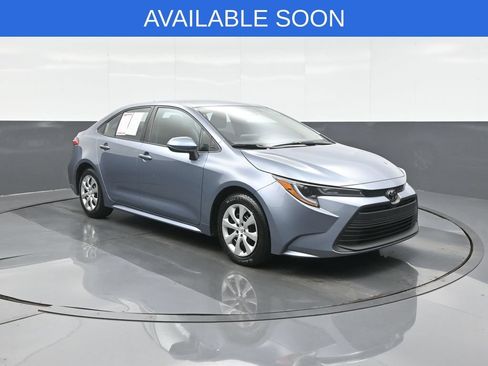 Used 2025 Toyota Corolla LE FWD image 1