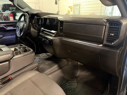 Used 2024 Chevrolet Silverado 1500 LT AWD/4WD image 9