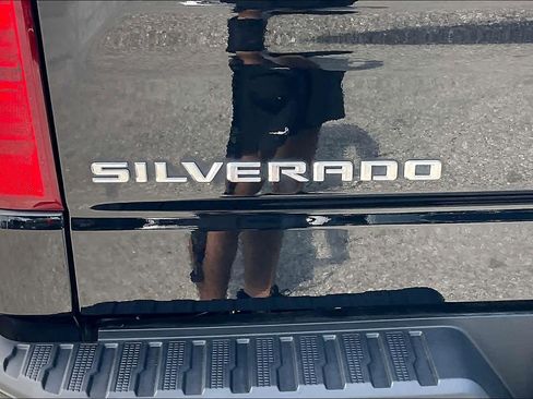 Used 2022 Chevrolet Silverado 1500 Custom RWD image 32