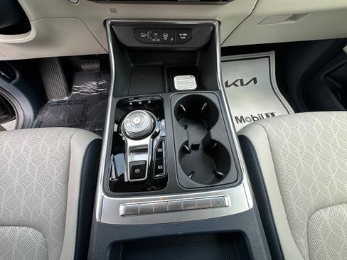 New 2026 Kia Carnival EX FWD image 30