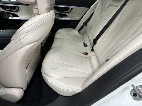 Used 2025 Mercedes-Benz E 350 Sedan image 23
