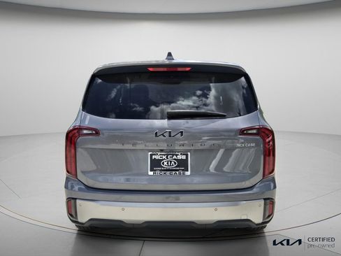 Certified 2025 Kia Telluride LX image 6