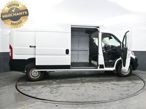 Used 2024 RAM ProMaster 2500 w/ Convenience Group image 45