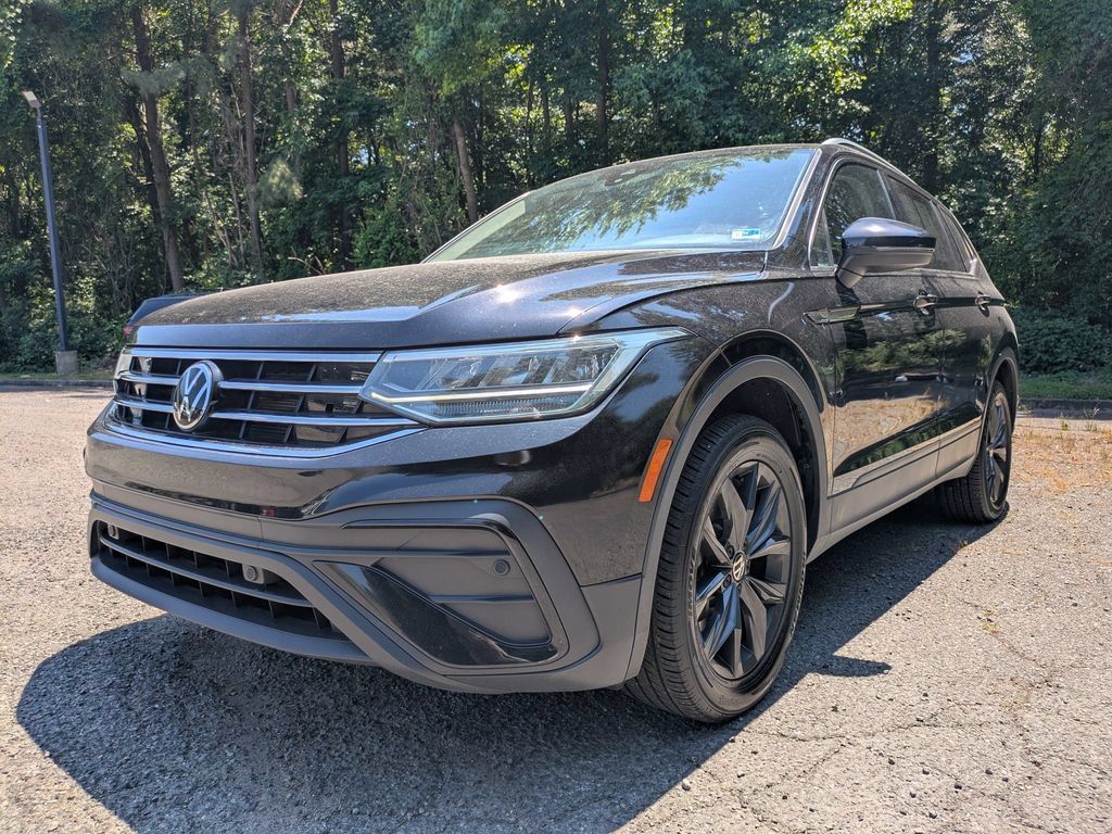 Used 2024 Volkswagen Tiguan SE FWD image 8