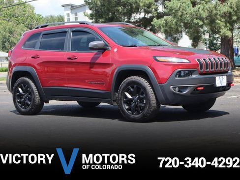 Used 2017 Jeep Cherokee Trailhawk AWD/4WD image 1