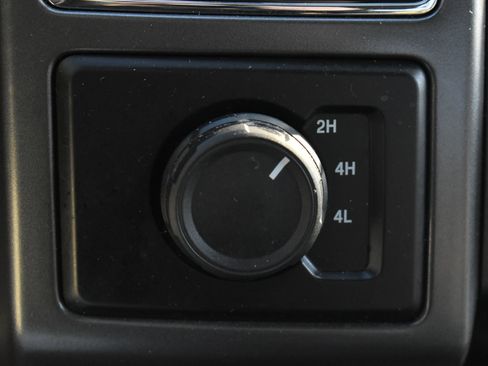 Certified 2017 Ford F150 XLT w/ Equipment Group 302A Luxury image 28