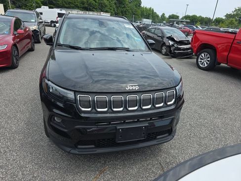 Used 2022 Jeep Compass Latitude w/ Sun and Sound Group AWD/4WD image 6