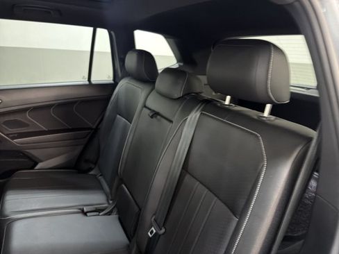 Used 2024 Volkswagen Tiguan SE R-Line AWD/4WD image 7