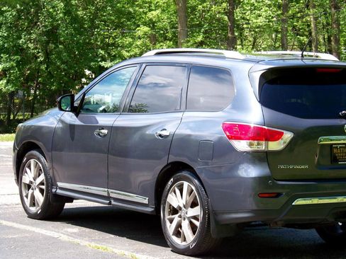 Used 2013 Nissan Pathfinder Platinum w/ Platinum Premium Pkg AWD/4WD image 12