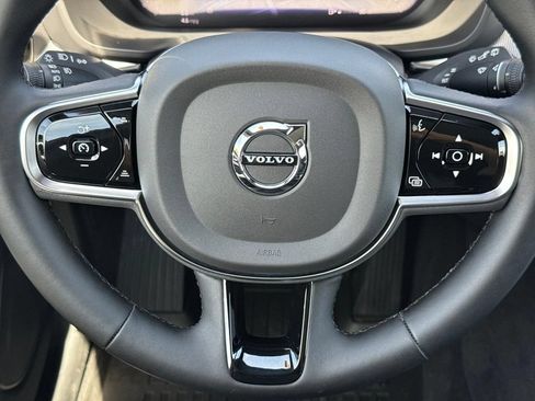 Certified 2023 Volvo XC60 B6 Ultimate w/ Climate Package AWD/4WD image 12