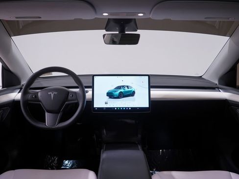 Used 2023 Tesla Model Y Long Range image 10