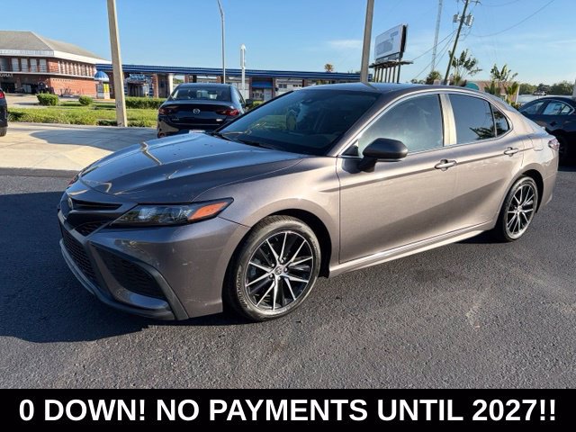 Used 2023 Toyota Camry SE FWD image 3