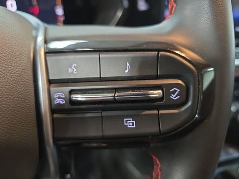 Used 2023 Chevrolet Colorado Z71 w/ Z71 Convenience Package 2 image 17