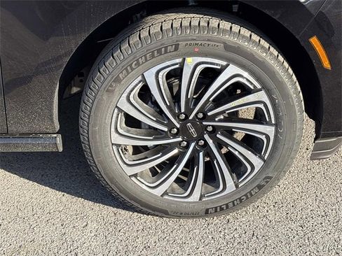 New 2025 Lincoln Navigator Black Label image 9