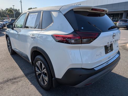 Certified 2023 Nissan Rogue SV FWD image 6