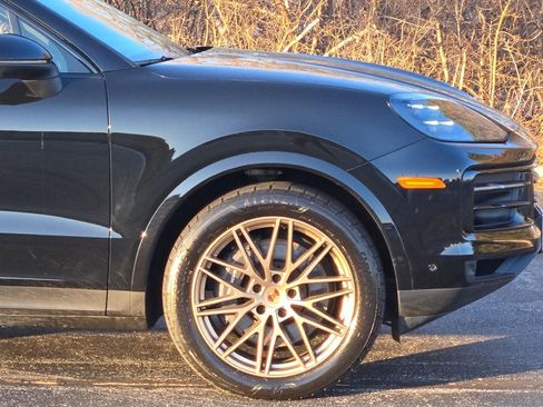 Used 2025 Porsche Cayenne Coupe image 15
