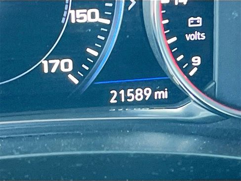 Used 2023 Chevrolet Traverse Premier image 12