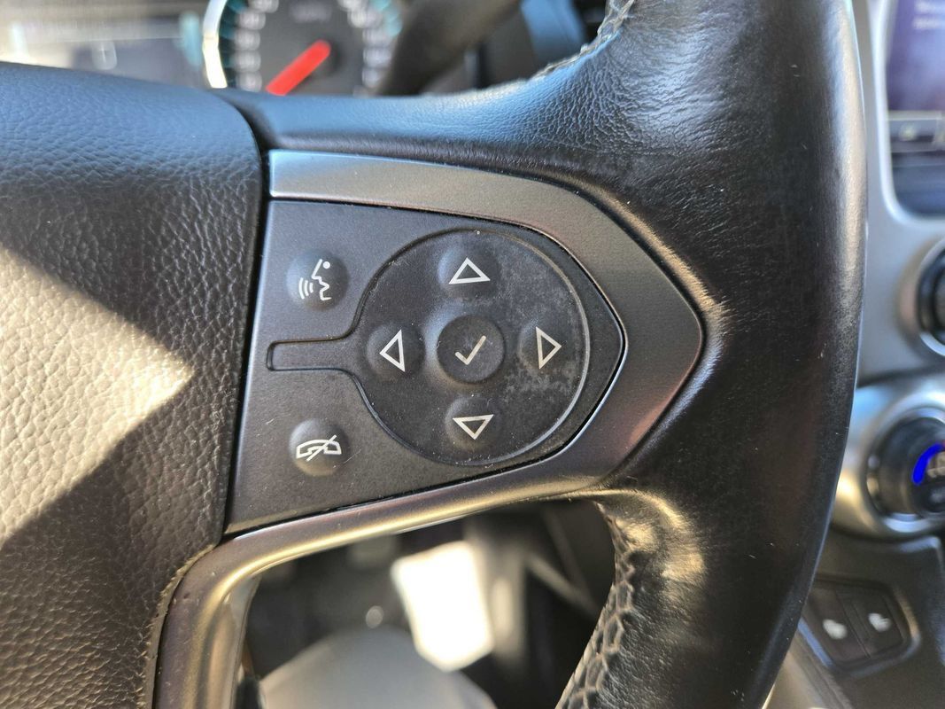 Used 2019 Chevrolet Suburban LT AWD/4WD image 17