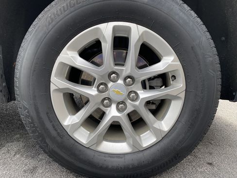 Used 2021 Chevrolet Traverse LT image 41