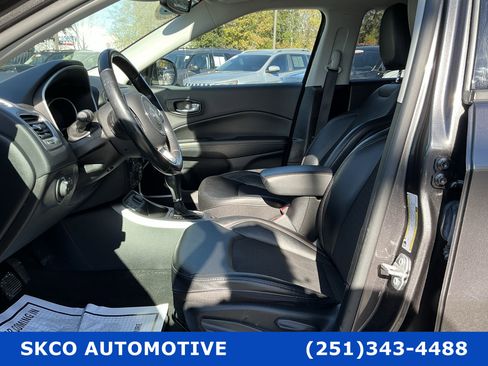 Used 2020 Jeep Compass Latitude image 11