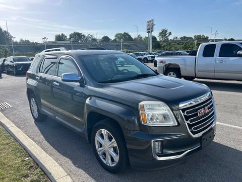 Used 2017 GMC Terrain SLT w/ Open Road Package AWD/4WD image 2