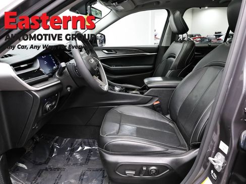 Used 2022 Jeep Grand Cherokee Limited 4xe w/ Luxury Tech Group II AWD/4WD image 14
