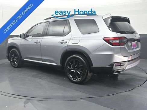 Used 2025 Honda Pilot Touring image 5