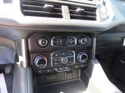 Used 2022 Chevrolet Tahoe LT AWD/4WD image 12