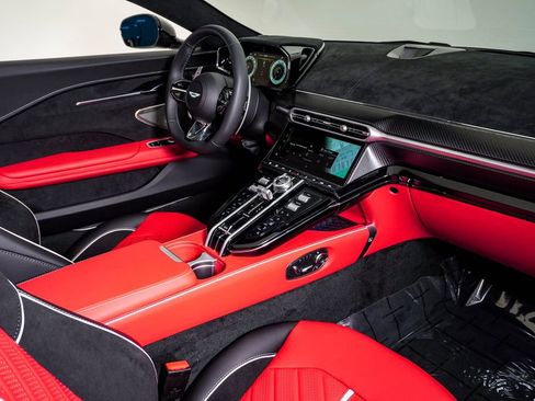 New 2026 Aston Martin V8 Vantage S image 19