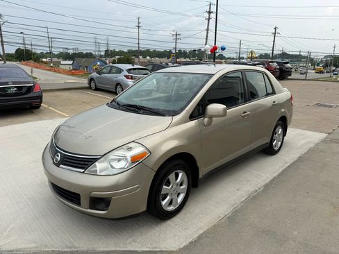 Used 2009 Nissan Versa Sedan w/ Convenience Pkg FWD image 5