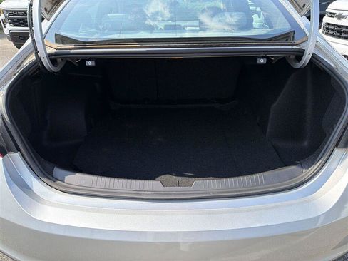 Used 2021 Chevrolet Malibu LS FWD image 3