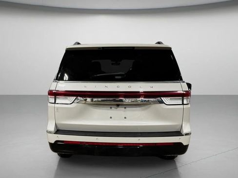Used 2022 Lincoln Navigator Reserve image 4