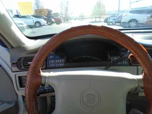 Used 1998 Cadillac De Ville image 14
