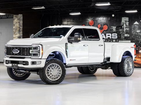 Used 2023 Ford F450 Platinum w/ FX4 Off-Road Package AWD/4WD image 5