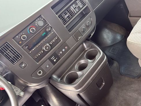 Used 2018 Chevrolet Express 3500 LT w/ LT Preferred Equipment Group RWD image 20
