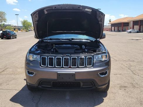 Used 2017 Jeep Grand Cherokee Laredo w/ Quick Order Package 23E AWD/4WD image 35
