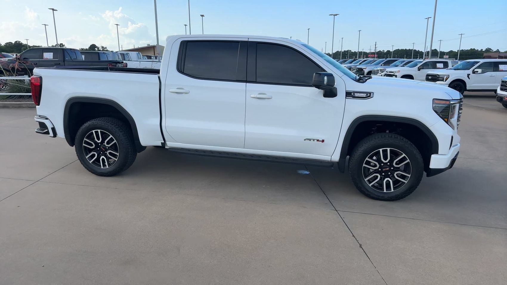 Used 2025 GMC Sierra 1500 AT4 w/ AT4 Premium Package AWD/4WD image 2
