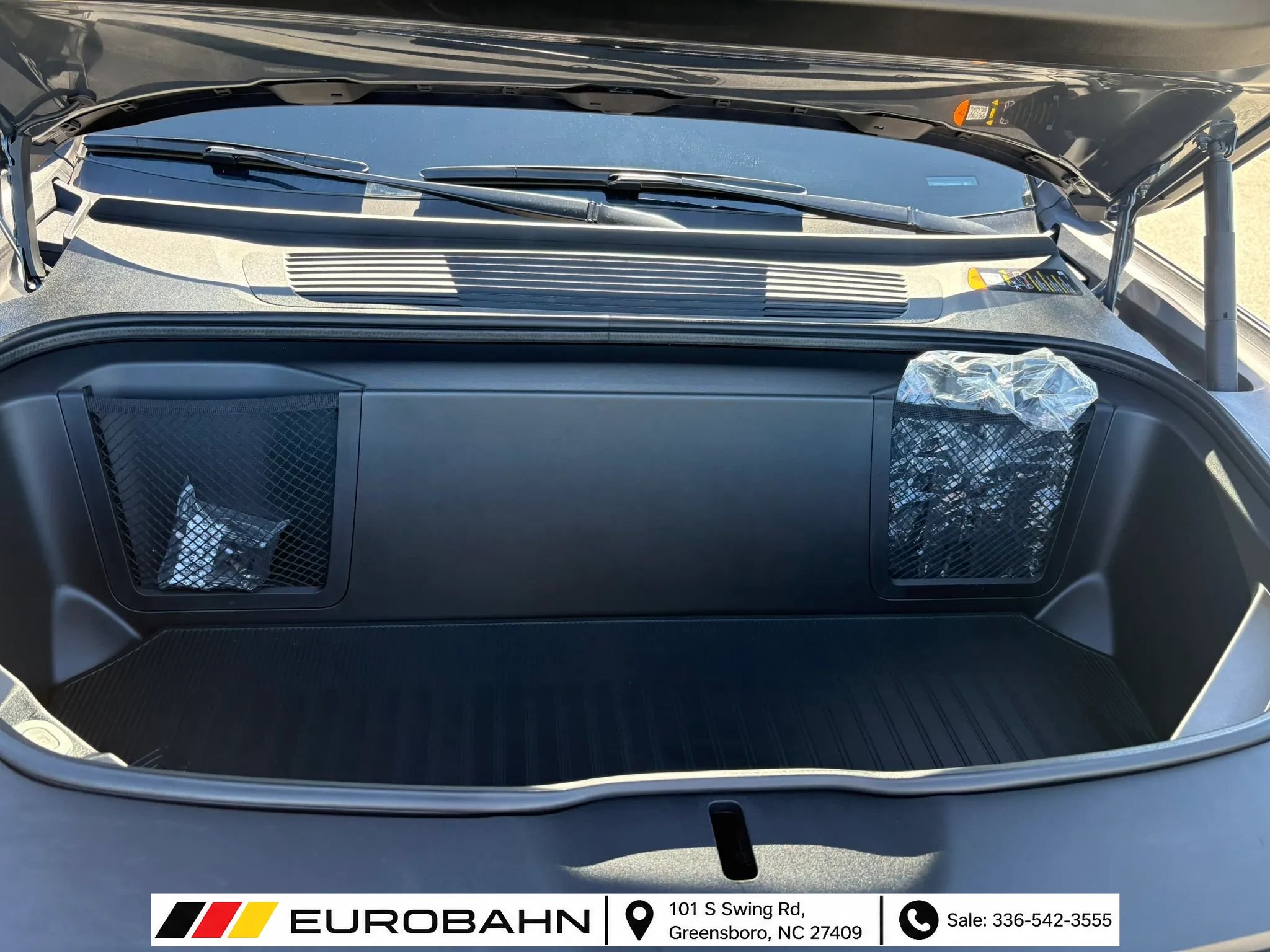 Used 2025 Rivian R1S Adventure Dual AWD/4WD image 34