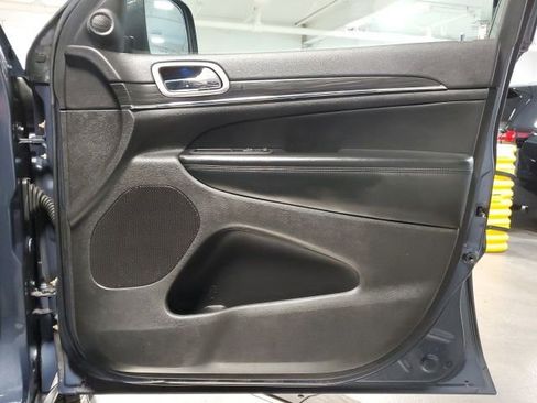 Used 2021 Jeep Grand Cherokee Limited image 29