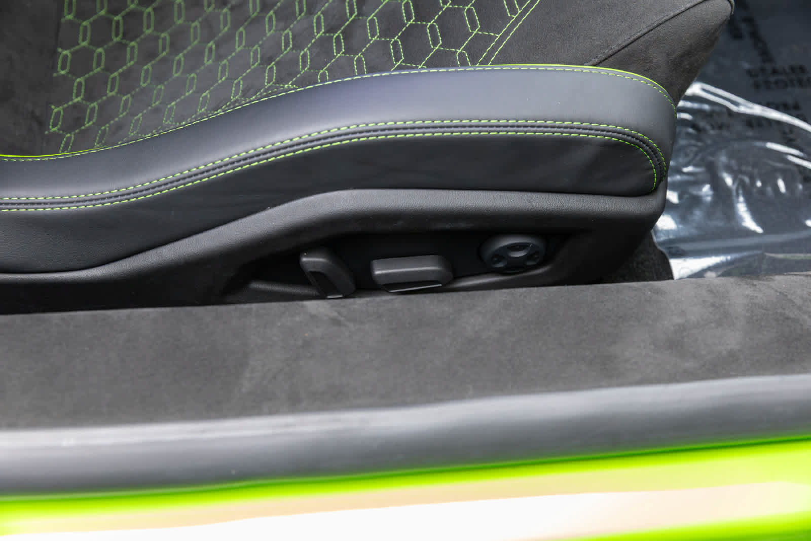 Used 2023 Lamborghini Huracan Tecnica RWD image 39
