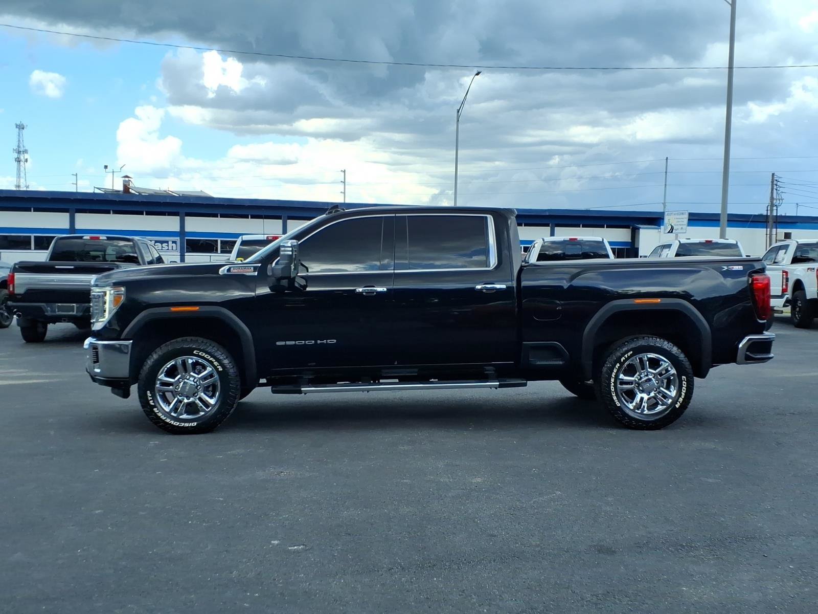 Used 2022 GMC Sierra 2500 SLT w/ SLT Premium Package AWD/4WD image 2