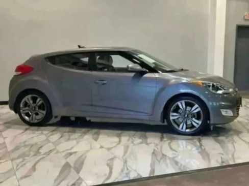 Used 2016 Hyundai Veloster w/ Option Group 02 FWD image 38