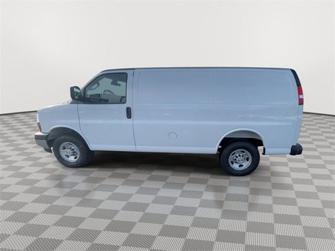 New 2025 Chevrolet Express 2500 image 5