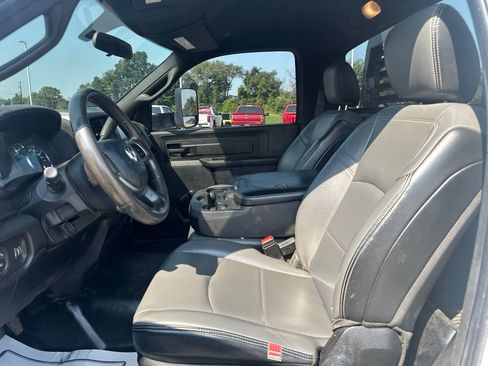 Used 2022 RAM 5500 Tradesman w/ Chrome Appearance Group AWD/4WD image 10