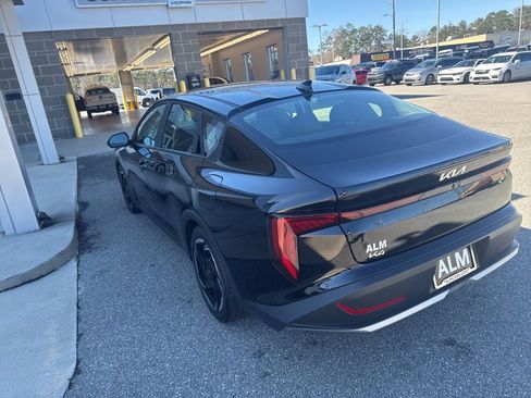 Used 2025 Kia K4 EX image 9
