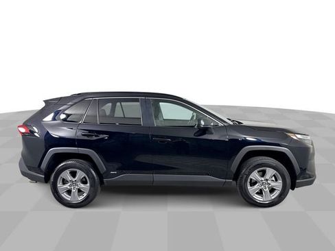 Used 2025 Toyota RAV4 LE AWD/4WD image 9