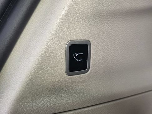 Used 2022 Chrysler Pacifica Touring-L FWD image 11