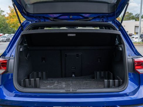 Used 2024 Volkswagen Golf R 2.0T image 13