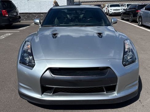 Used 2009 Nissan GT-R Premium AWD/4WD image 2