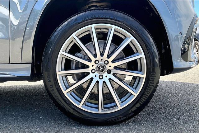 Certified 2025 Mercedes-Benz GLS 450 4MATIC image 9